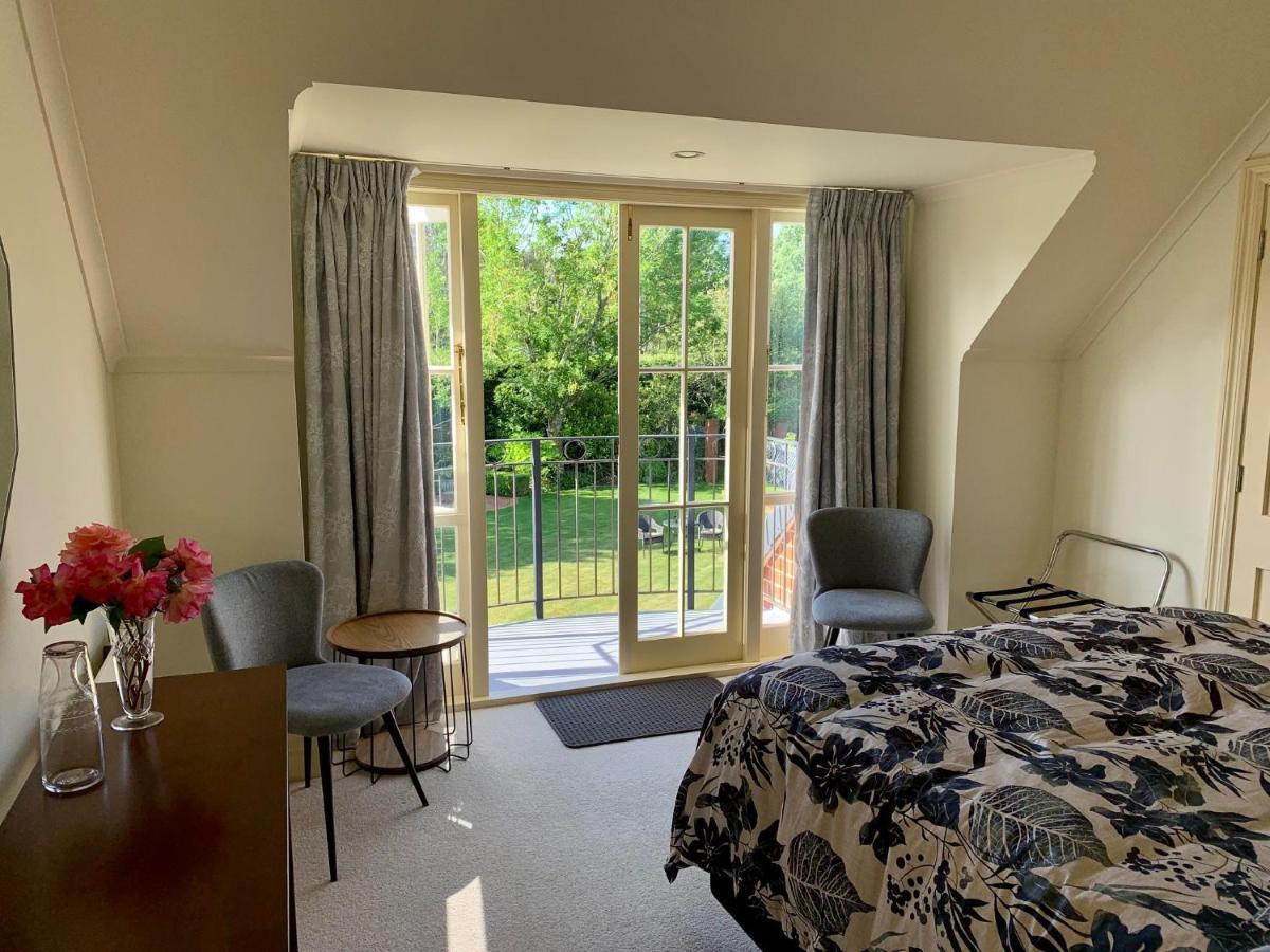 Pin Oaks Luxury Bed & Breakfast Palmerston North Zewnętrze zdjęcie