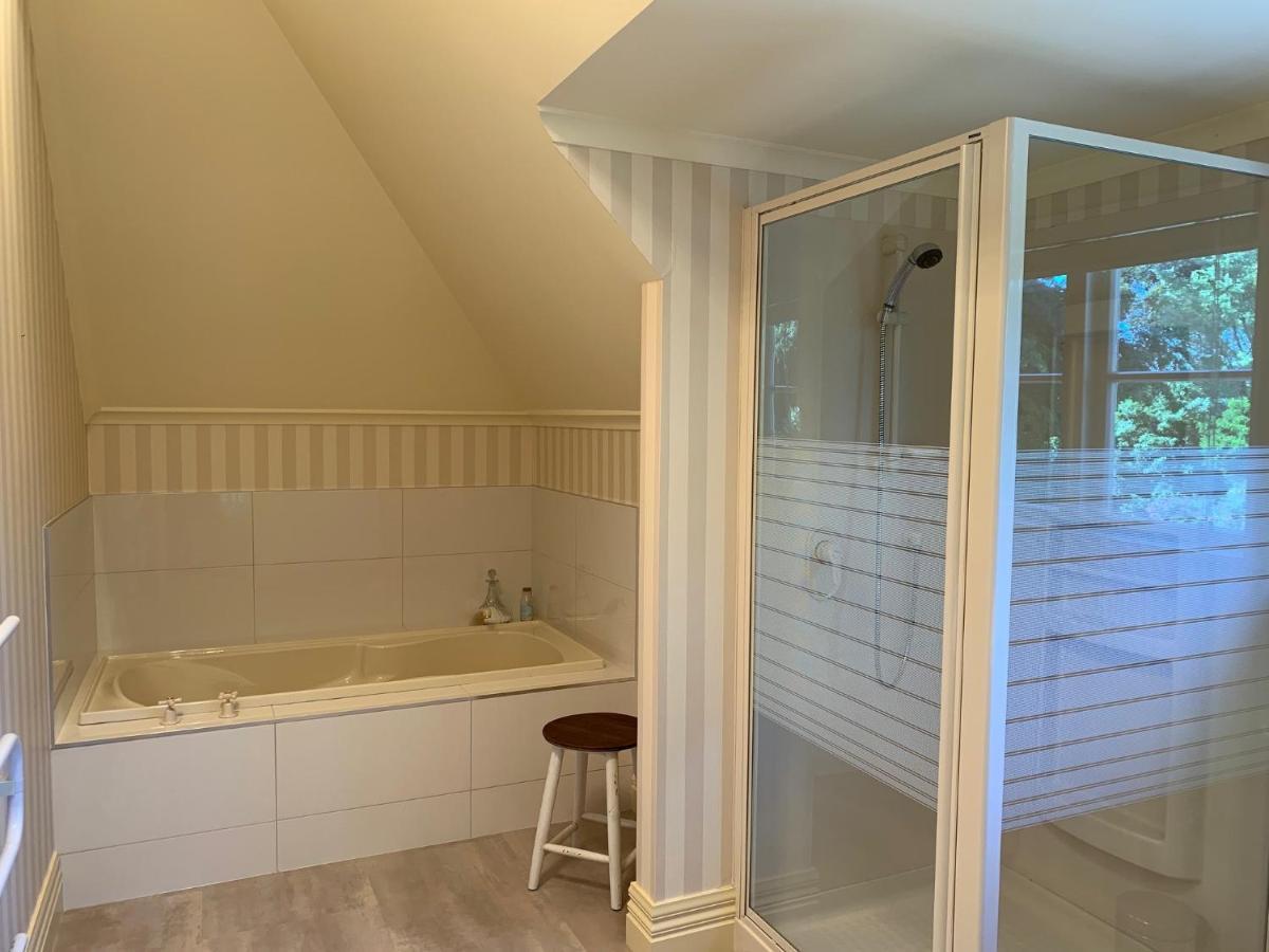Pin Oaks Luxury Bed & Breakfast Palmerston North Zewnętrze zdjęcie