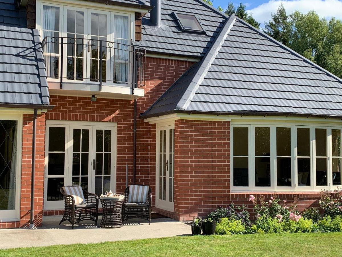 Pin Oaks Luxury Bed & Breakfast Palmerston North Zewnętrze zdjęcie