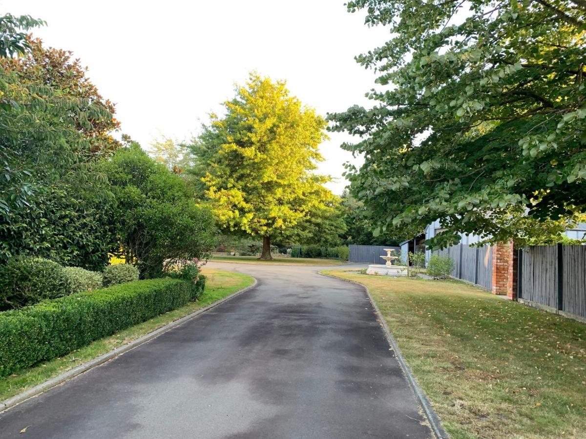 Pin Oaks Luxury Bed & Breakfast Palmerston North Zewnętrze zdjęcie